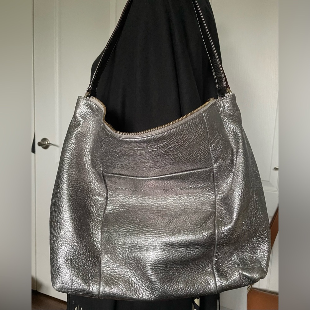 Kate Spade Silver Leather Shoulder Bag with Metallic Finish